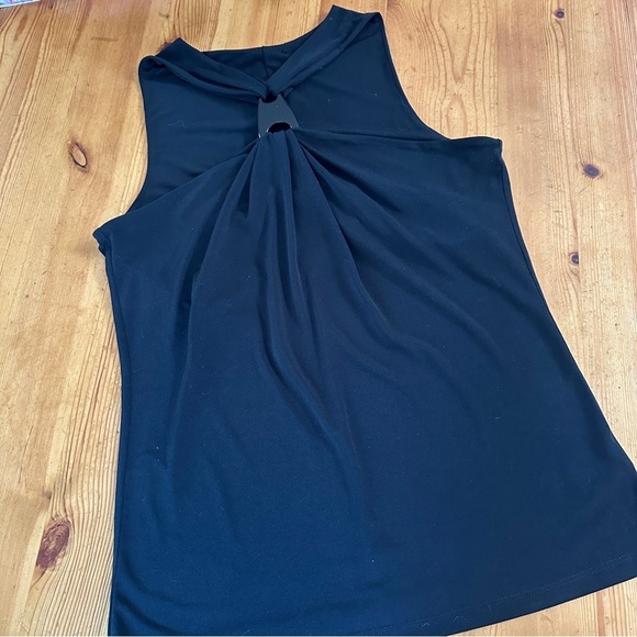 Black Sleeveless cinched back women top - Picture 3 of 9